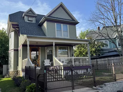 621 Prospect Ave, Janesville, WI 53545