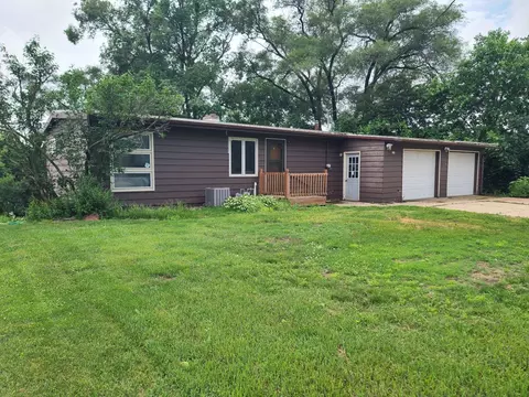 305 Morton St, Pardeeville, WI 53954