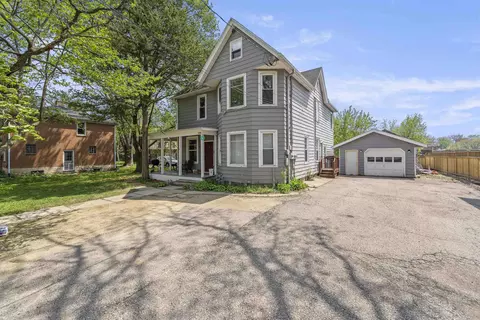 7021 Hubbard Ave, Middleton, WI 53562
