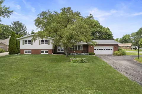 6761 Sunset Meadow Dr, Windsor, WI 53598