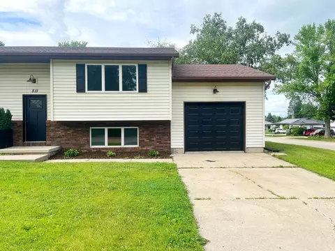 511 Village Dr, Belleville, WI 53508
