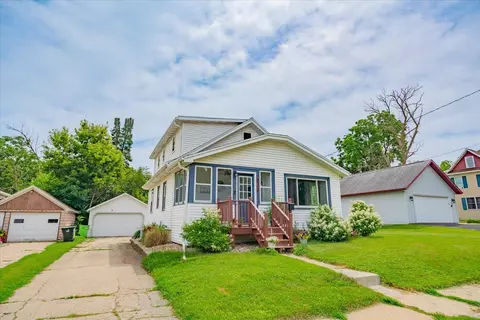 509 Grove St, Beaver Dam, WI 53916