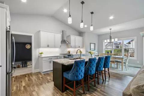 1152 Prairie View Dr, Waunakee, WI 53597