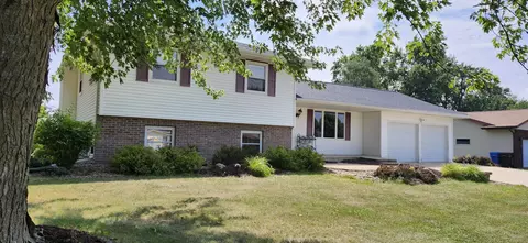 536 Santa Maria Dr, Arlington, WI 53911