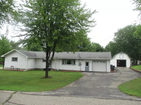 35 W 2nd St, Montello, WI 53949