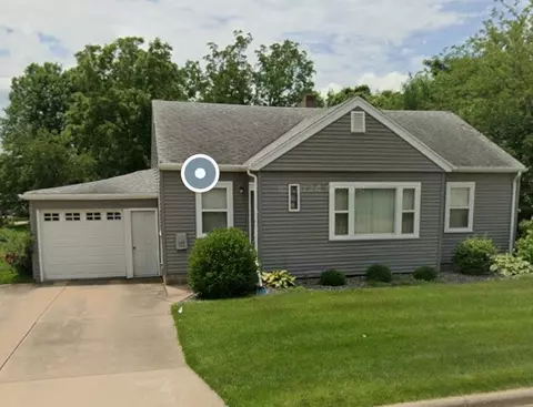 195 E Lewis St, Platteville, WI 53818