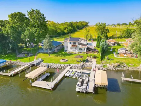 442 E Richardson Springs Rd, Edgerton, WI 53534