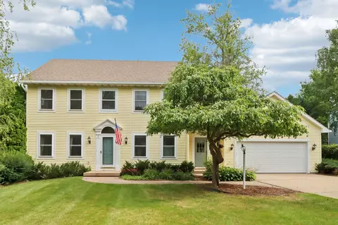 2 Drumhill Cir, Madison, WI 53717