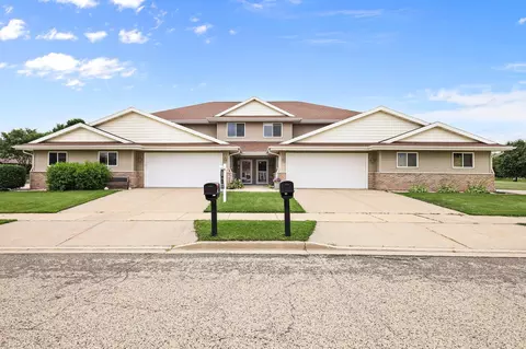 194 Valley Dr, Lodi, WI 53555