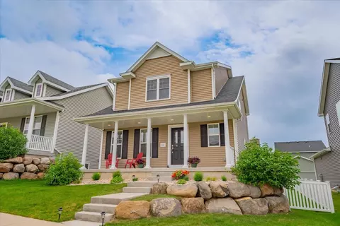 615 Prospect Rd, Waunakee, WI 53597