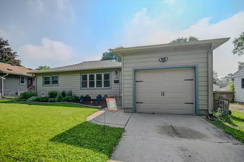 33 Bradford Ln, Madison, WI 53714