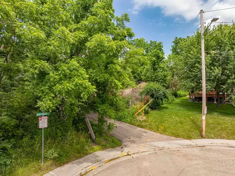 208 Hill St, Rock Springs, WI 53961