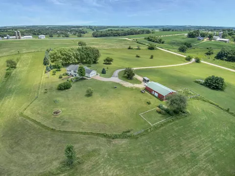 8900 Silver Spring Rd, Gratiot, WI 53541