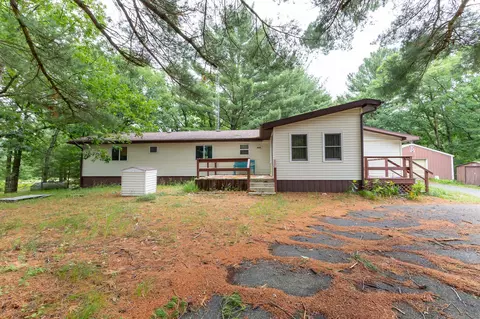 2102 Maple St, Friendship, WI 53934