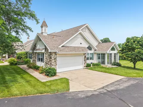 5682 Steeplechase Dr, Waunakee, WI 53597