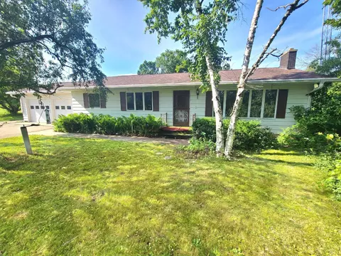 w5327 Wisconsin 33, Pardeeville, WI 53954