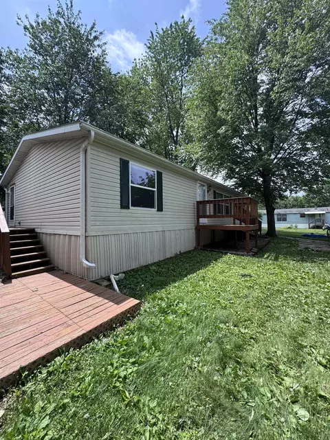 901 Moore St #L29, Baraboo, WI 53913