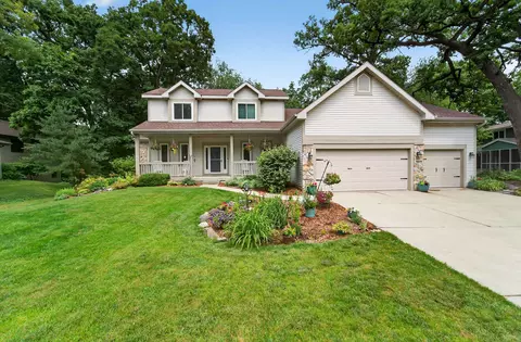 909 Timber Ridge Dr, Oregon, WI 53575