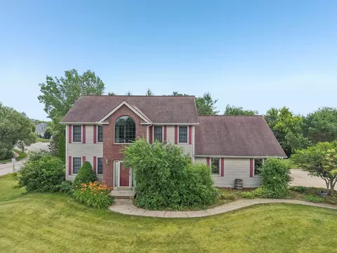 210 Red Fox Dr, Johnson Creek, WI 53038