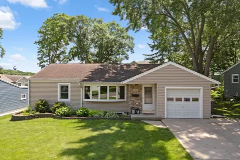 204 Panther Trl, Monona, WI 53716