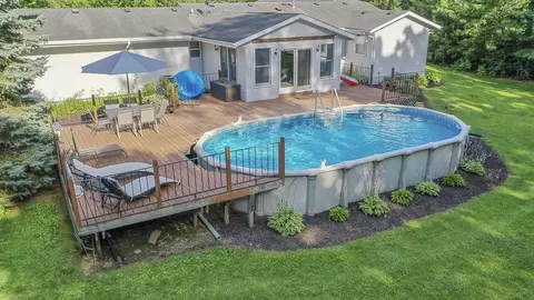 4601 N Coquette Dr, Janesville, WI 53546