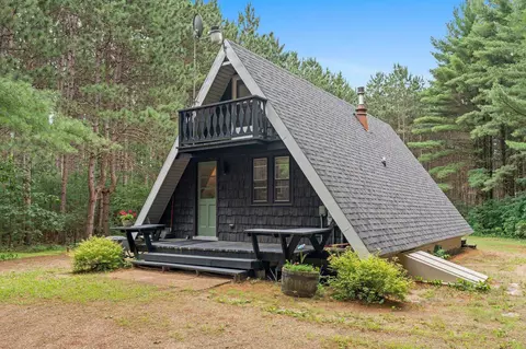 1205 W Pine Rd, Muscoda, WI 53573