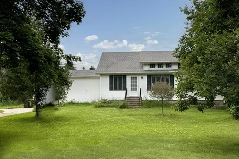 1577 Clairville Rd, Oshkosh, WI 54904