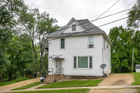 780 Fremont St, Platteville, WI 53818