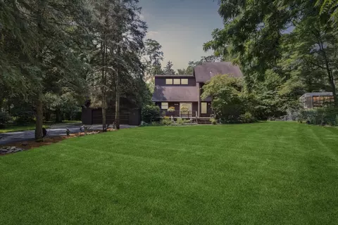 w851 Lakeview Circle, Brodhead, WI 53520