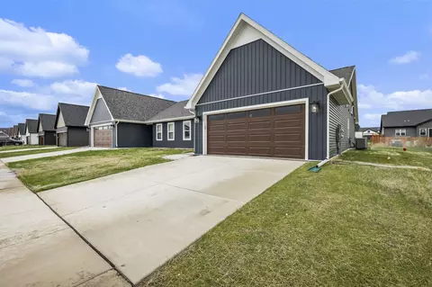 332 Lilac Ln, Stoughton, WI 53589