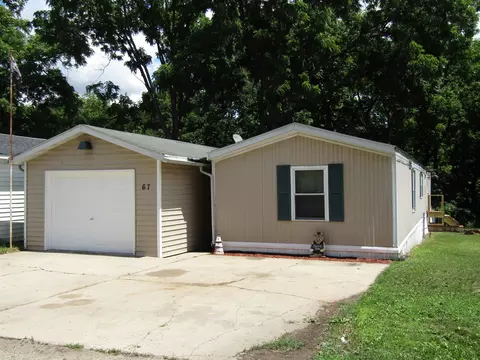67 Falling Creek Cir #67, Janesville, WI 53548