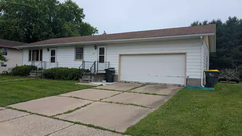 2077 N Dewey Ave, Reedsburg, WI 53959
