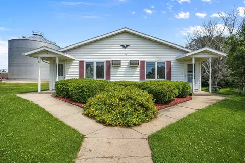 106 Cunningham St, Cobb, WI 53526