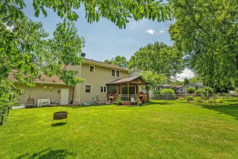 5626 Rustic Woods Dr, Madison, WI 53716