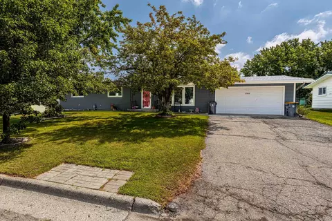 2584 5th Ave, Monroe, WI 53566