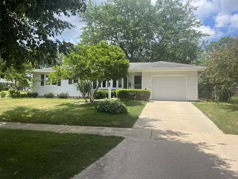 1325 James Ct, Jefferson, WI 53549