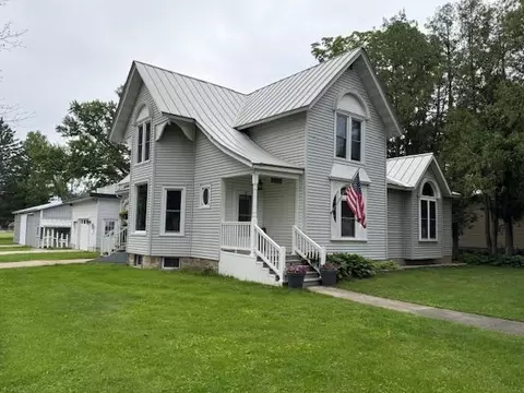 246 E 5th St, Westfield, WI 53964