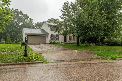 140 Eager Ct, Evansville, WI 53536