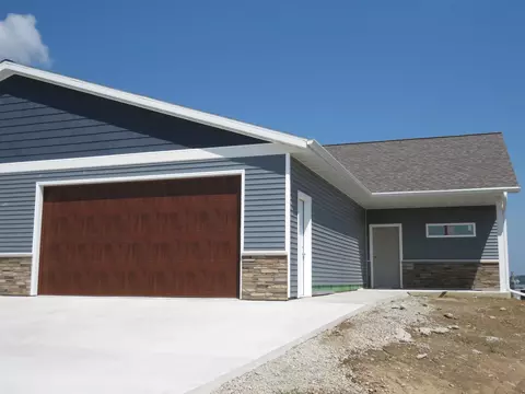 121 Linden Ln, Fox Lake, WI 53933