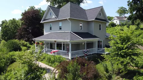 117 S Main St, Elroy, WI 53929