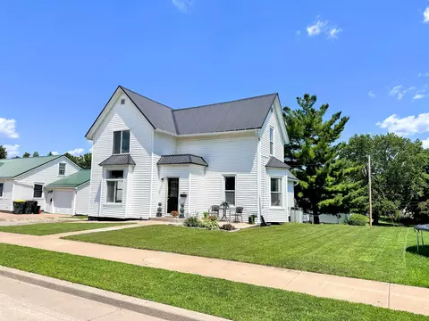 529 N Madison St, Lancaster, WI 53813