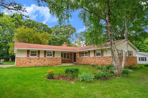 5718 Pembroke Dr, Fitchburg, WI 53711