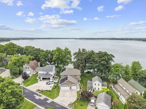 5026 Card Ave, Mcfarland, WI 53558
