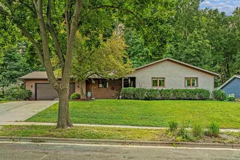 521 Muir Dr, Madison, WI 53704