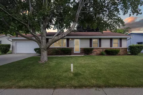 2130 N Pontiac Dr, Janesville, WI 53545
