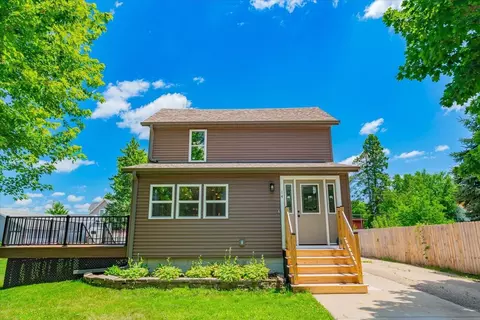 14 N Prairie Ave, Deerfield, WI 53531