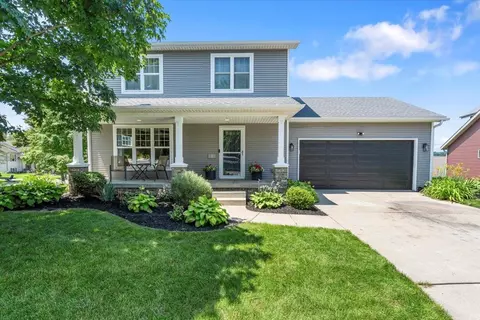 2 Yarrow Cir, Madison, WI 53719