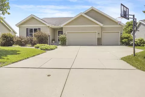 831 Shooting Star Cir, Deforest, WI 53532