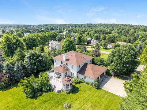 7798 Betsy Ln, Verona, WI 53593