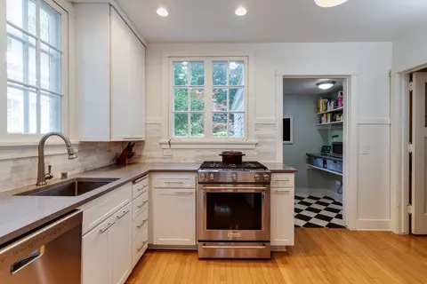 2010 Van Hise Ave, Madison, WI 53726